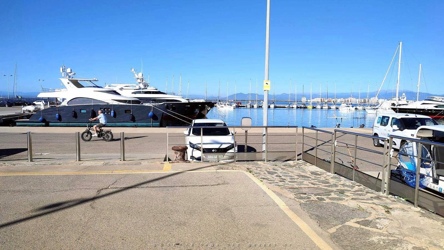 17 - Rosas - Port.jpg